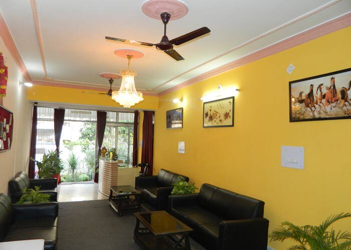 Grand Residency Guest House, Patna 4